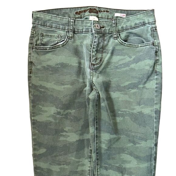ARIZONA JEANS Green Camouflage Pants Size 5 - Picture 3 of 16